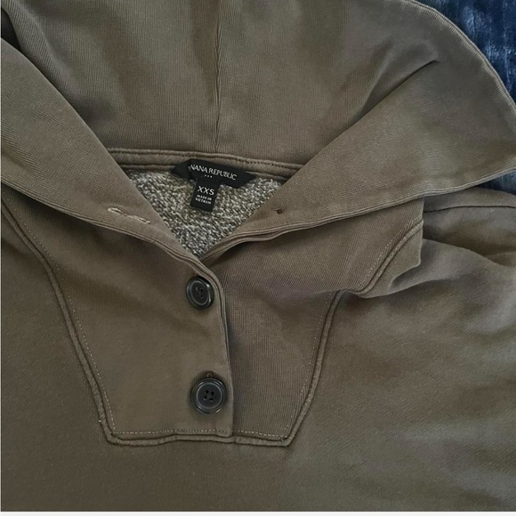 BANANA REPUBLIC Olive green collared sweatshirt - Picture 4 of 5